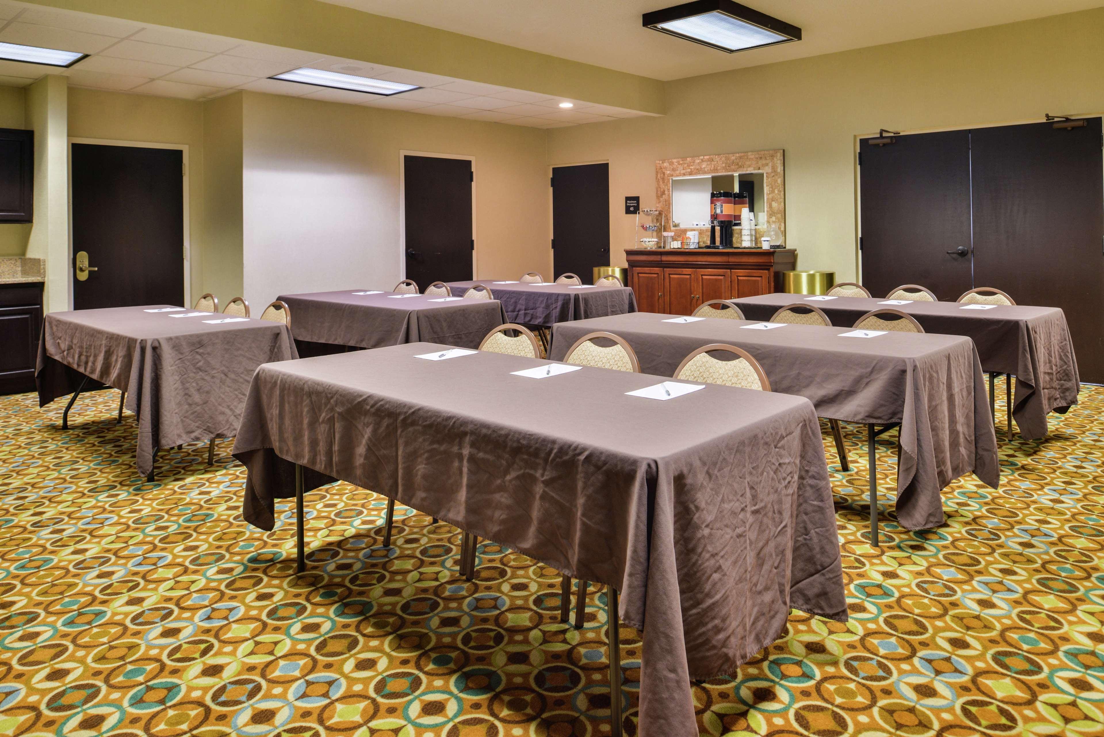 Hampton Inn Стонтон Екстер'єр фото