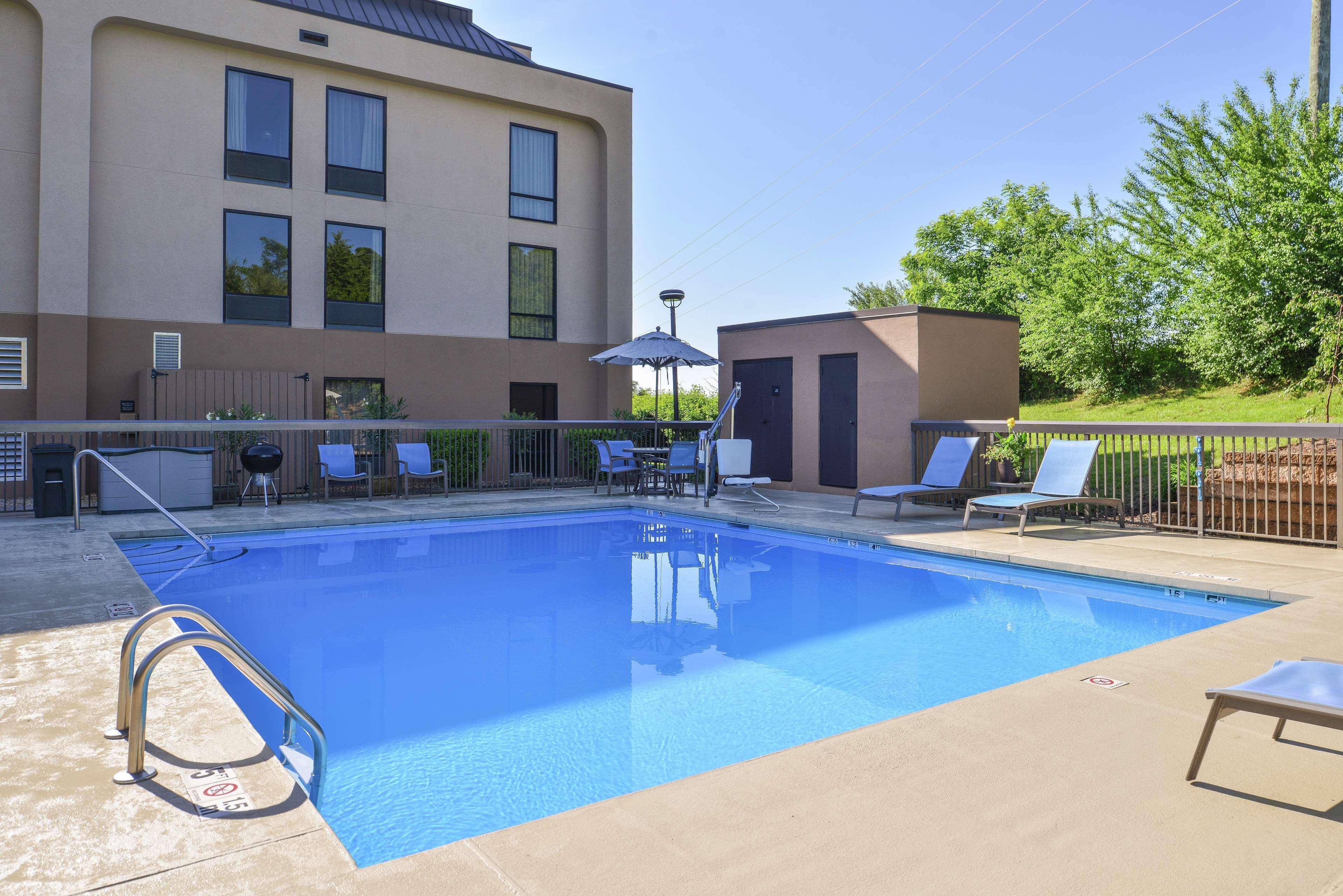 Hampton Inn Стонтон Екстер'єр фото