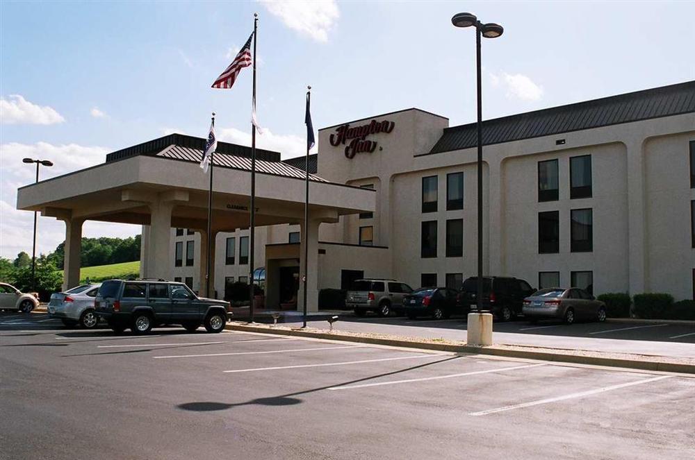 Hampton Inn Стонтон Екстер'єр фото