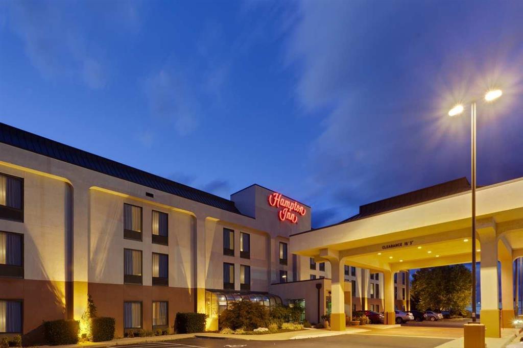 Hampton Inn Стонтон Екстер'єр фото