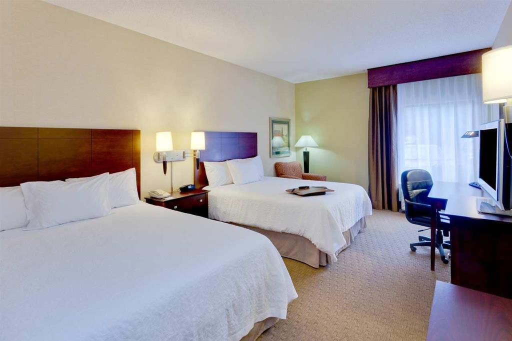 Hampton Inn Стонтон Номер фото