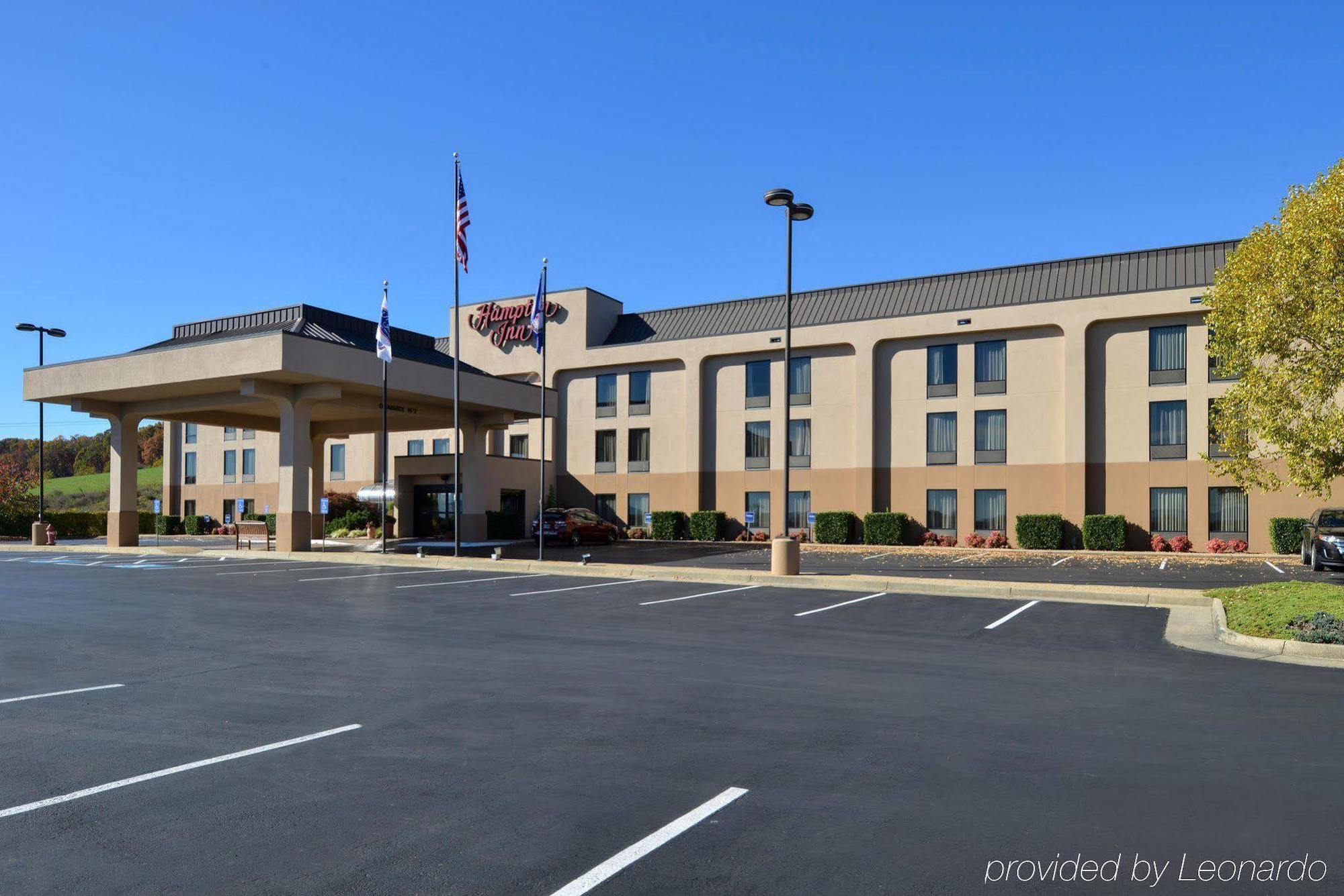 Hampton Inn Стонтон Екстер'єр фото